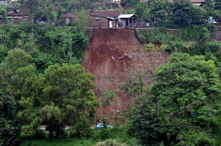 rumah RawanLongsor