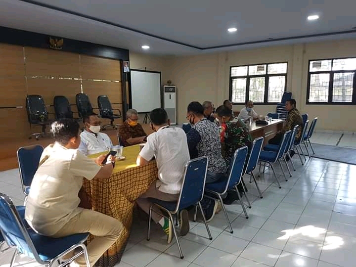 Rapat Muspika Kecamatan Jombang yang dihadiri Kurah se Kecamatan Jombang, Polres Cilegon, Babinsa Kodim dan LSM Gapura Banten. 